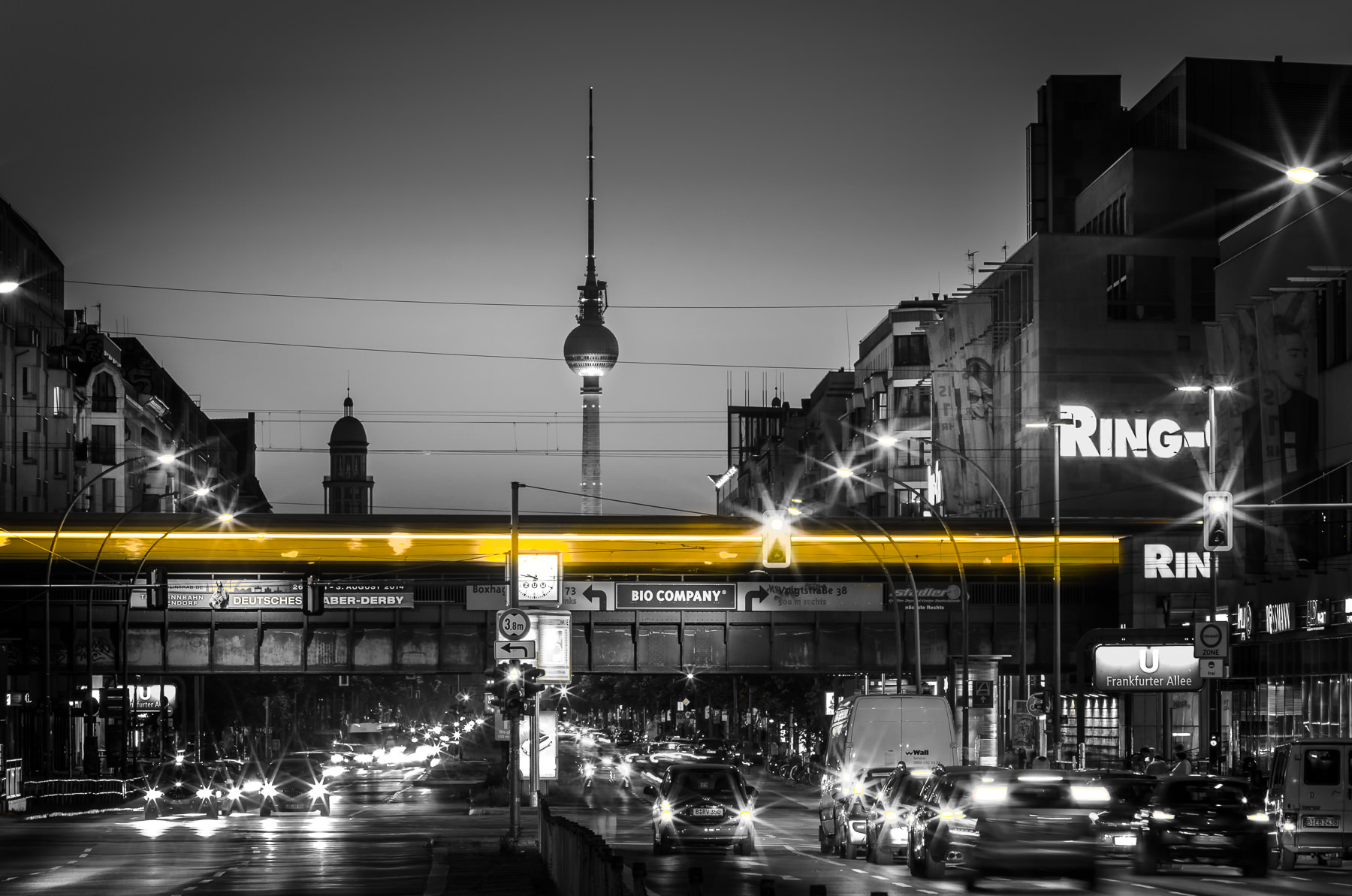 Berlin - Frankfurter Allee in schwarz-weiß - Thomas_Bechtle_Fotograf