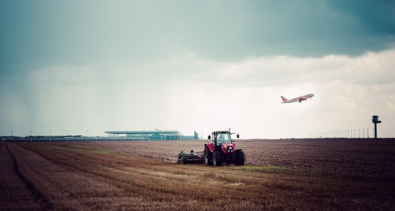 Feld-Flughafen-Thomas_Bechtle_Fotograf